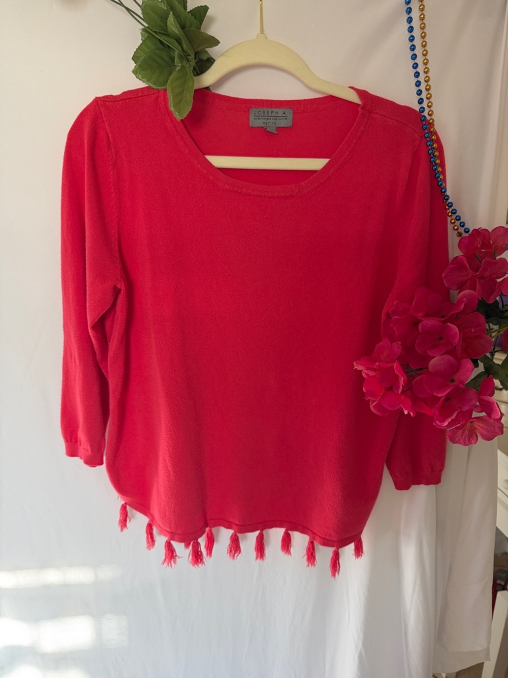 Joseph A Red Tassel-Hem Knit Top